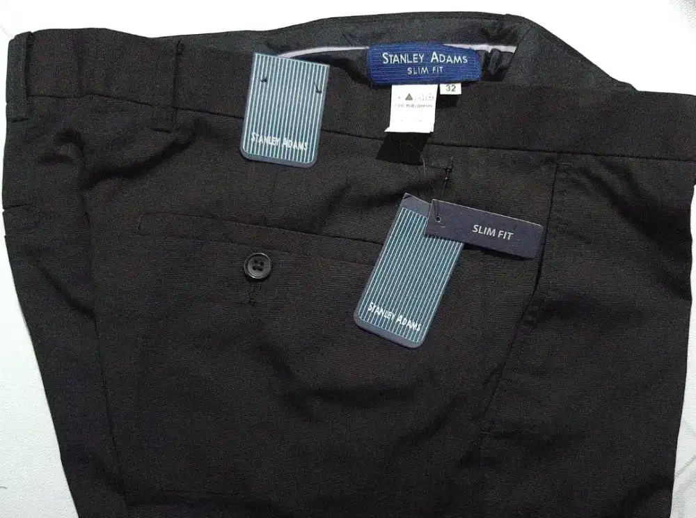 Celana formal hitam Stanley Adam