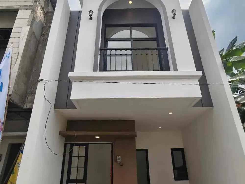 rumah baru 2lt strategis 800jt an depan RS di Mayjend Surabaya