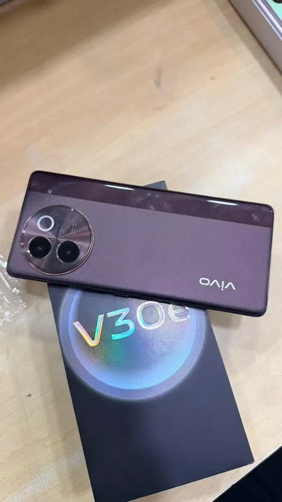 Vivo V30e 5G 8/256gb mulus