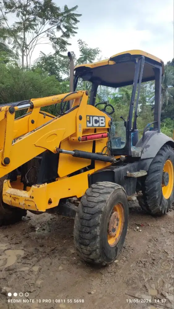 JCB Backhoe Loader 2013
di Samarinda