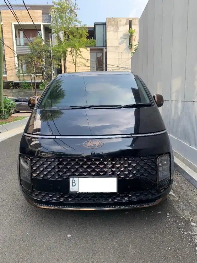 Hyundai Staria 2.2 Signature 9 Seater Diesel Automatic 2024