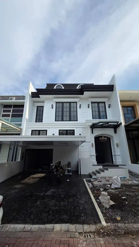 Dijual Rumah American Style Modern di The Mansion Pakuwon Indah