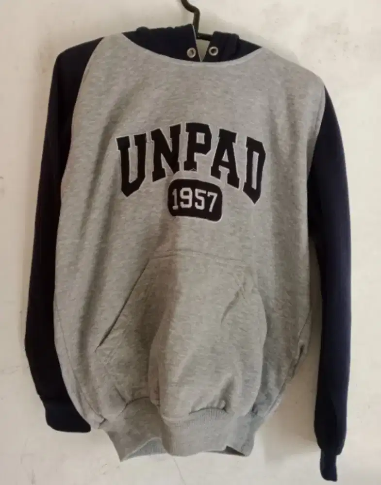 Jaket hadir unpad size M