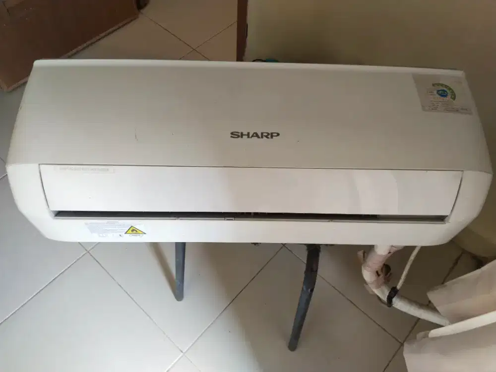 AC Sharp 0,5 PK Kondisi bagus no minus