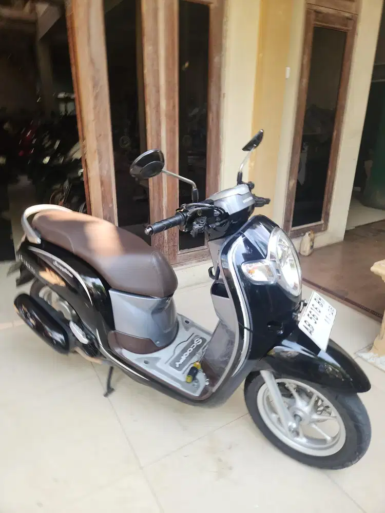 Scoopy hitam 2018 kredit // tunai Gbm