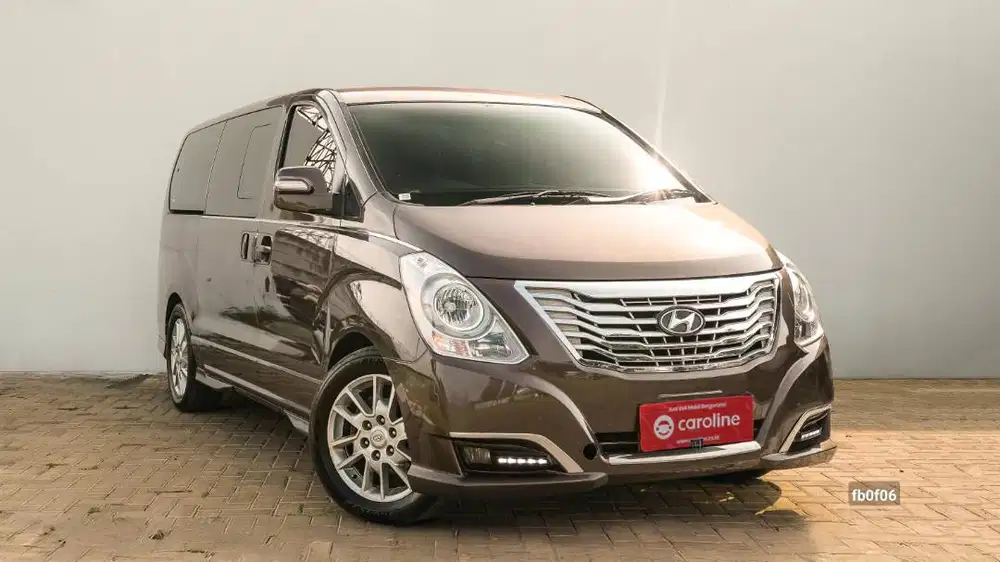 HYUNDAI H-1 ROYALE 2.5 AT 2016 COKLAT
