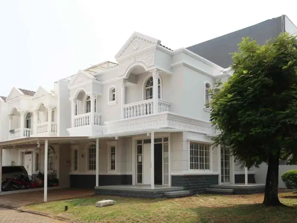 Disewakan Rumah 2 Lantai Hook Dekat Danau Semi Furnished di West Europe GreenLake - Cipondoh