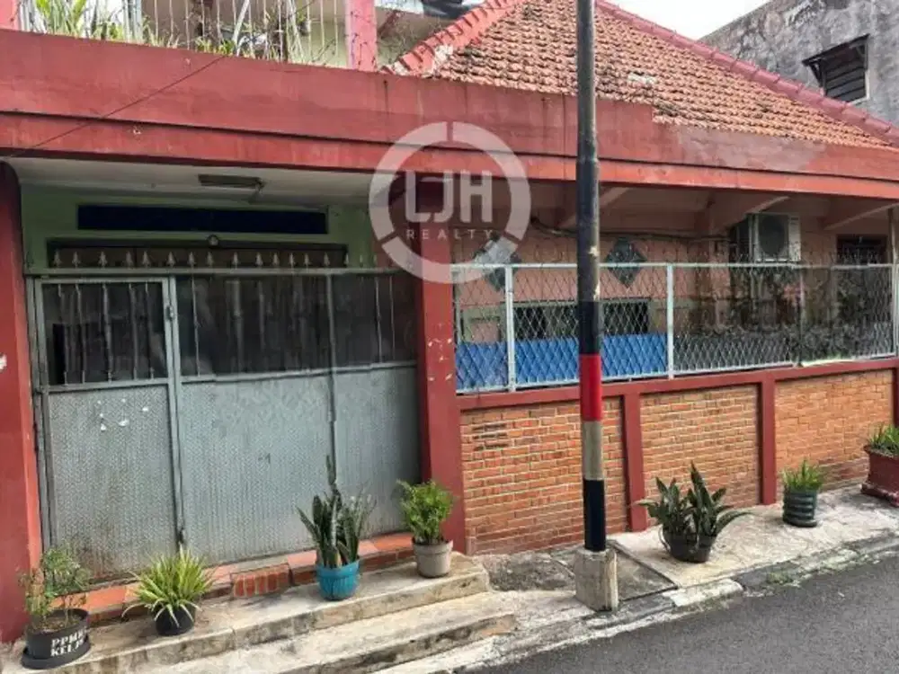 Rumah di Pasar Baru , Sawah Besar Jakarta Pusat