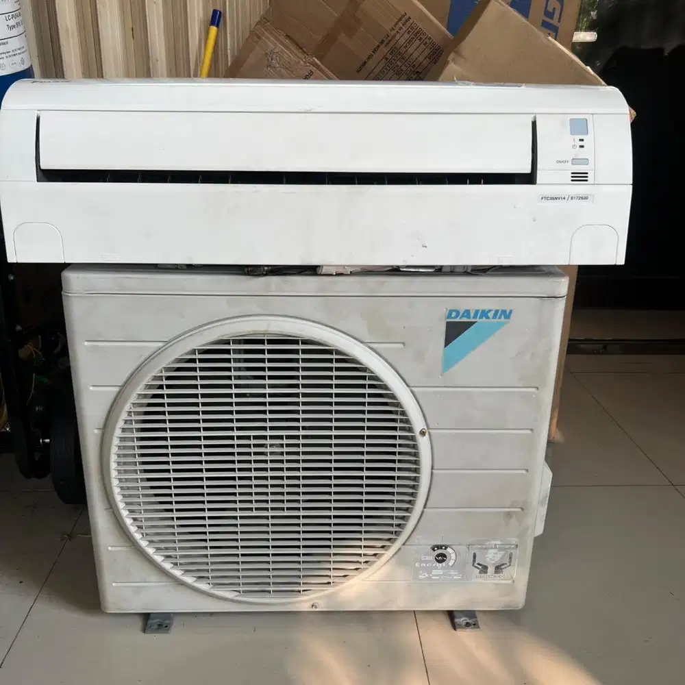 Dijual AC 1.5 PK Daikin inverter FTC35NV14 Bekas