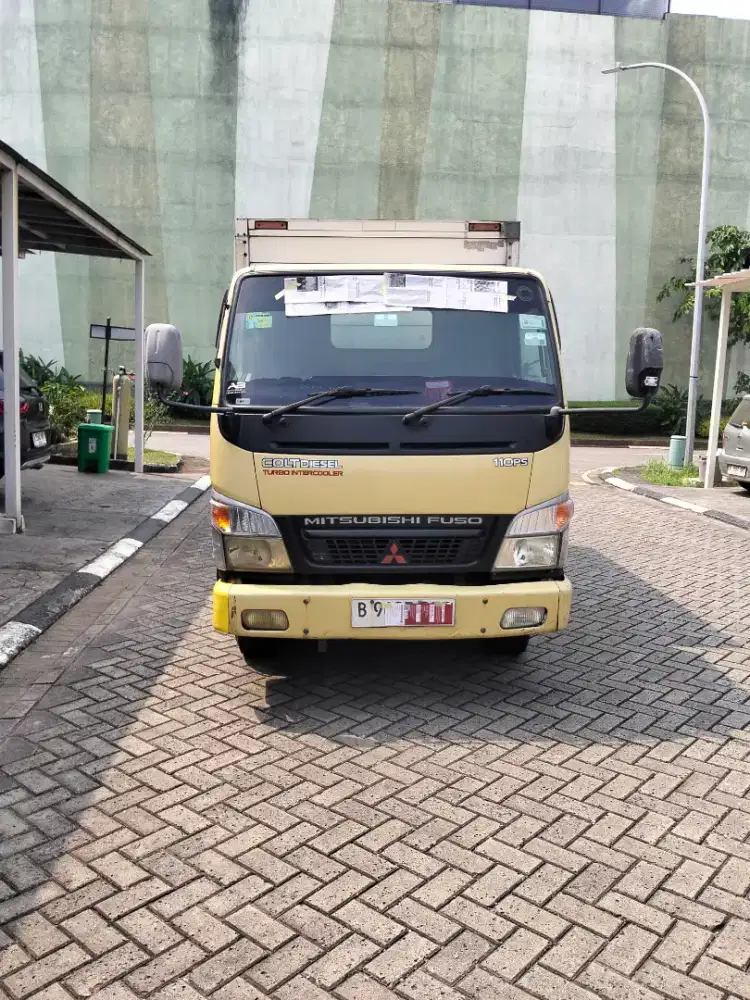 Mitsubishi Colt diesel engkel box tahun 2011