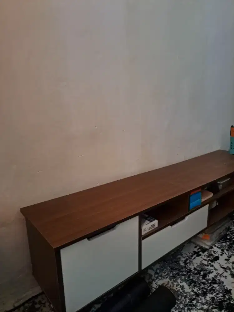 Rak tv minimalis