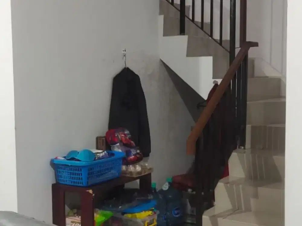 Dijual rumah 2 lantai siap huni di Citra garden puri