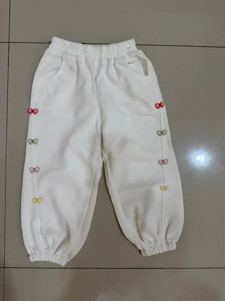 Preloved Celana Jogger Anak Perempuan Putih
