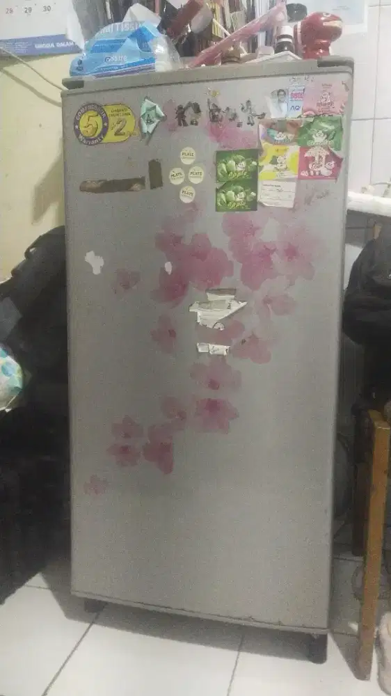 Kulkas 1 pintu merk Aqua