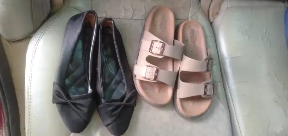 Di jual semua macam sepatu dll murah meriah aja 2 karung