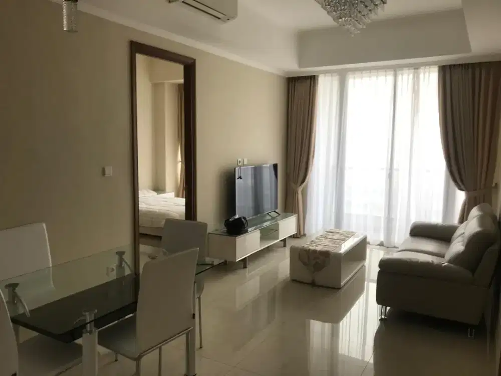 Disewakan Taman Anggrek Residence Condo 2+1 Bedrooms di Tanjung Duren Jakarta Barat