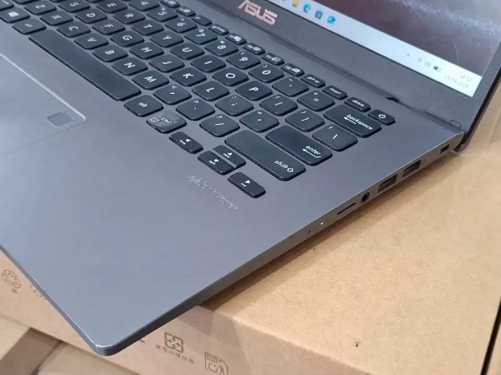 Laptop Asus VivoBook X409DA/AMD Athlon Silver 3050U  
• Tas