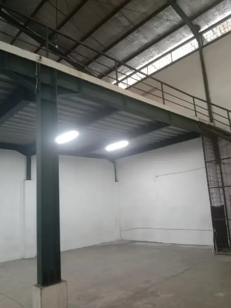 Di Sewakan Gudang