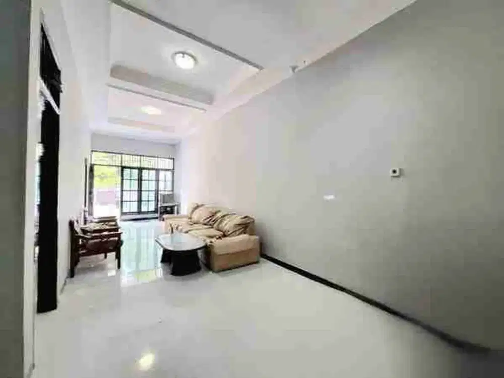 di jual rumah 2 lantai siap huni full renov lokasi strategis kelapa gading