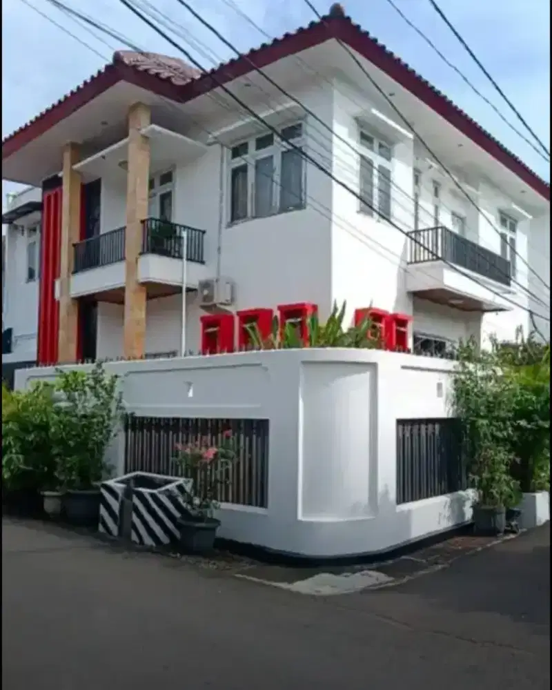 RUMAH MEWAH DI PERUMAHAN PONDOK KOPI