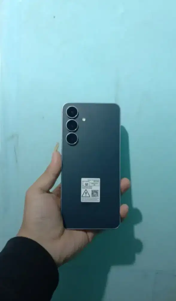 Samsung S25 fe 8/256 nominus