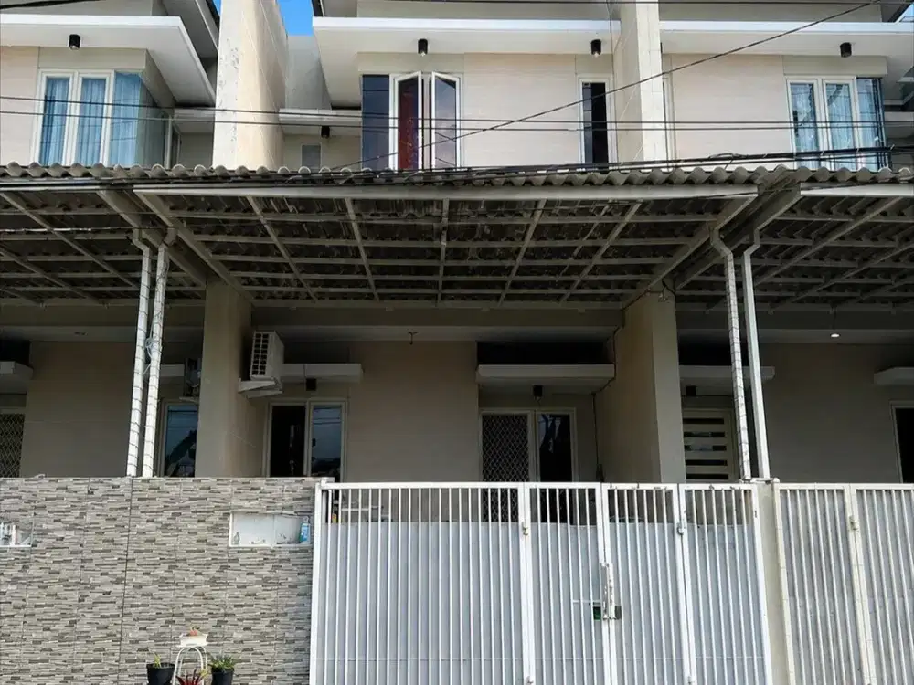 Rumah Lebak Timur Siap Huni • Carport