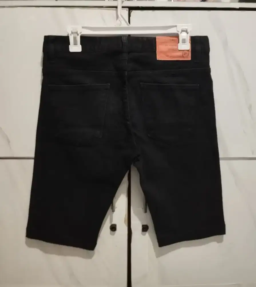 Short pants upset jeans no 30