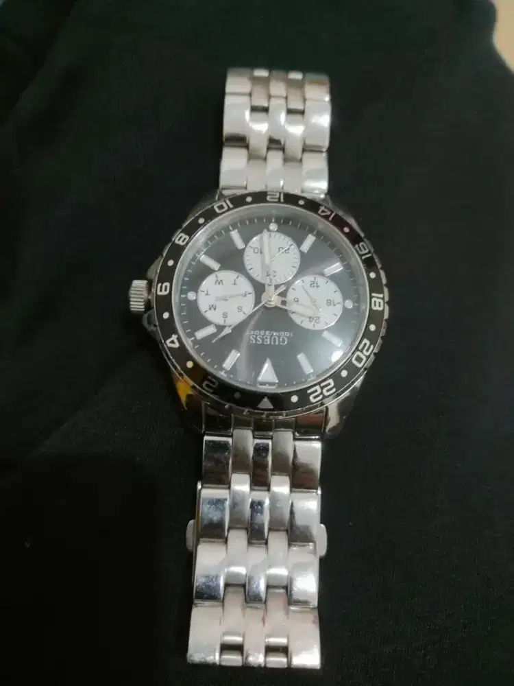 Di jual Jam Tangan Guess asli