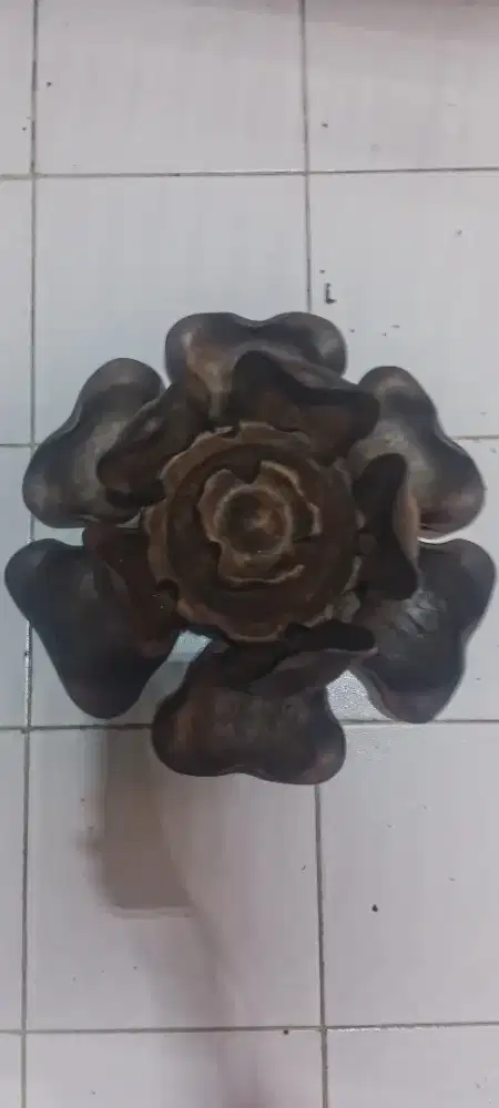 Pajangan Kayu desain bunga lotus antik/kuno