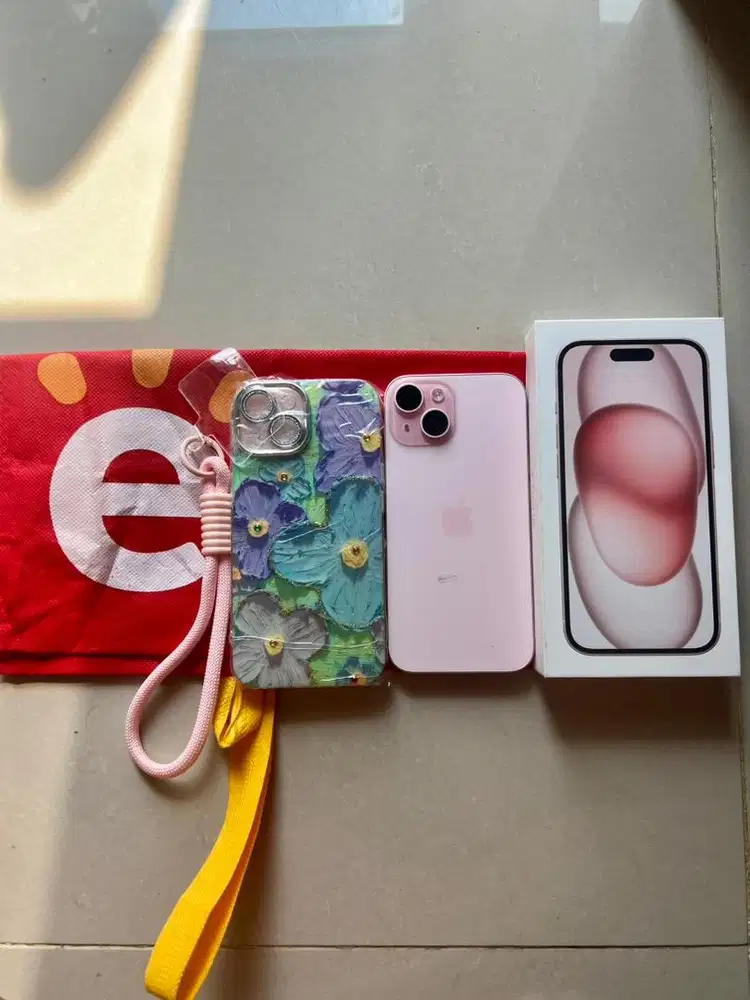 Iphone 15 Pink 128GB SECOND RESMI MASIH GARANSI