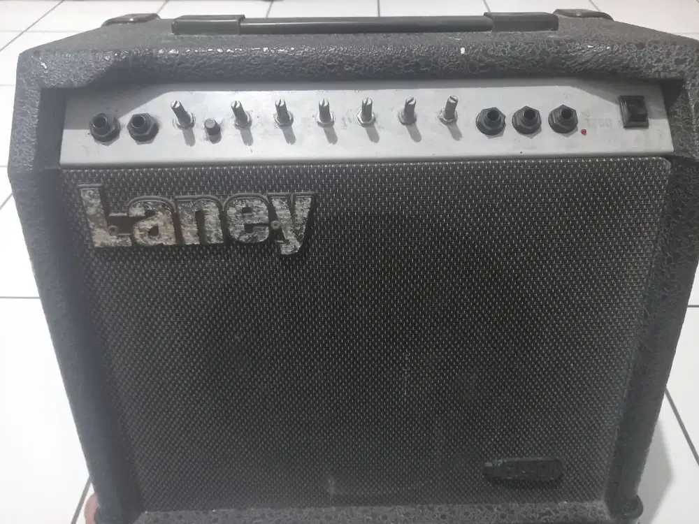 Monitor gitar laney england