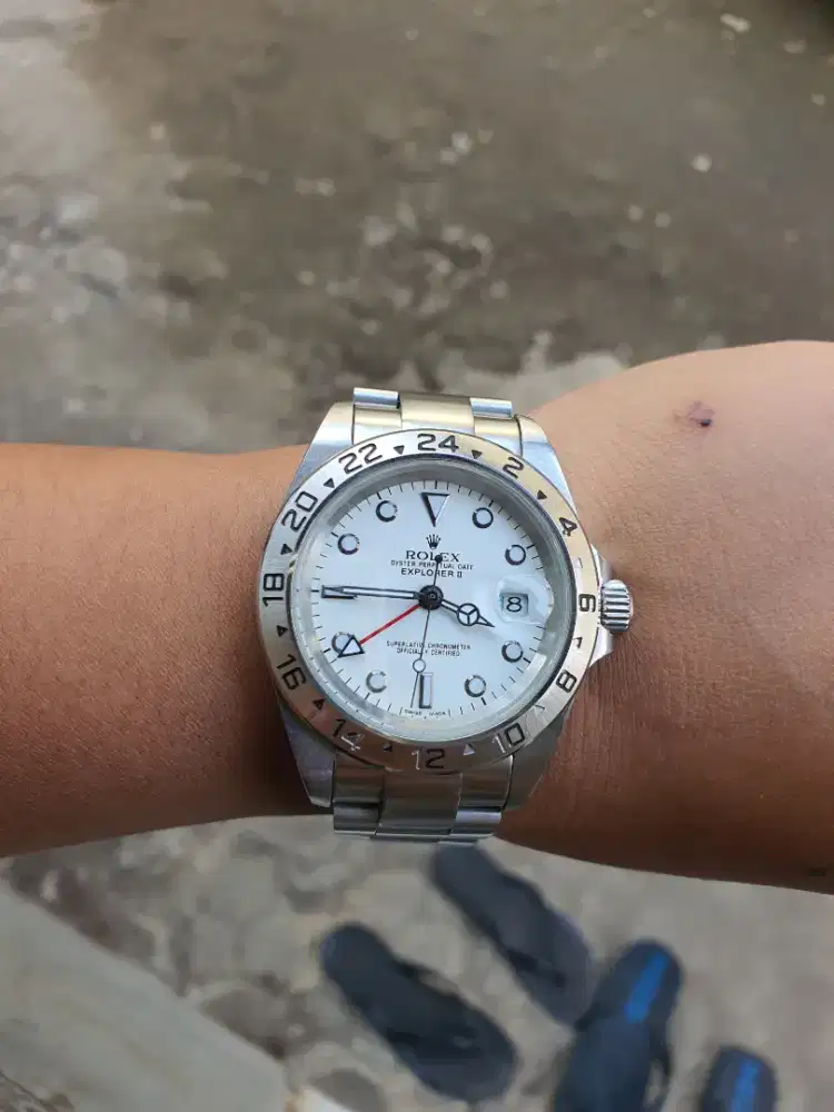 Jam tangan second