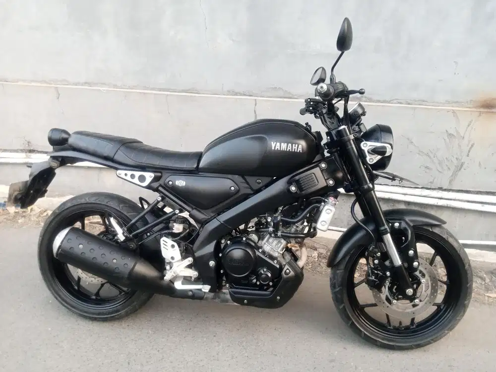 Yamaha XSR 2022 Hitam