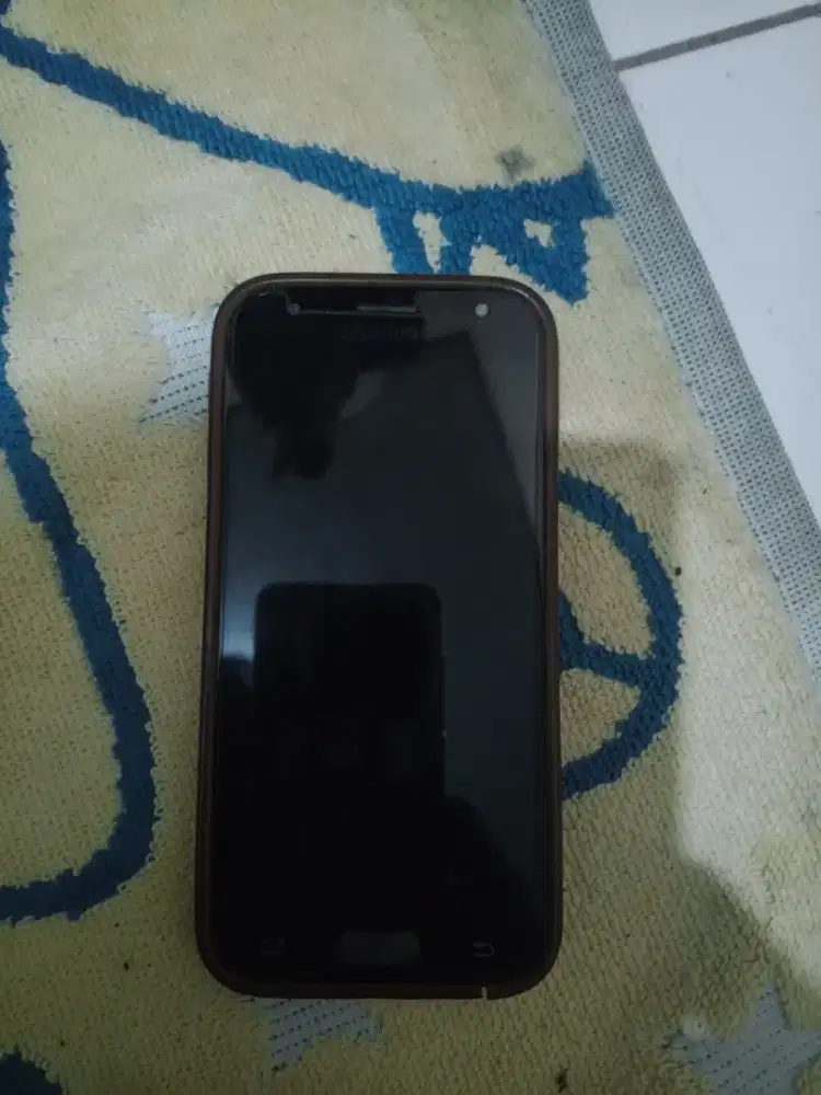 Samsung J3 pro.