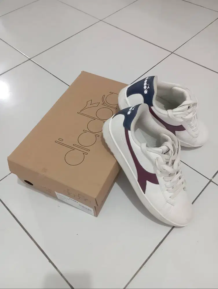 Sepatu Diadora Original 100%