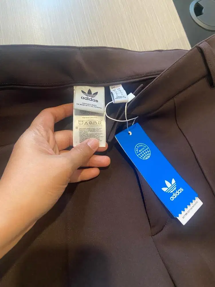 Cutbray adidas brown size large