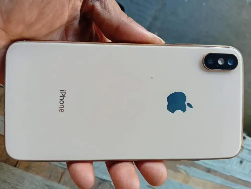 Redmi 9A dan IPhone XS