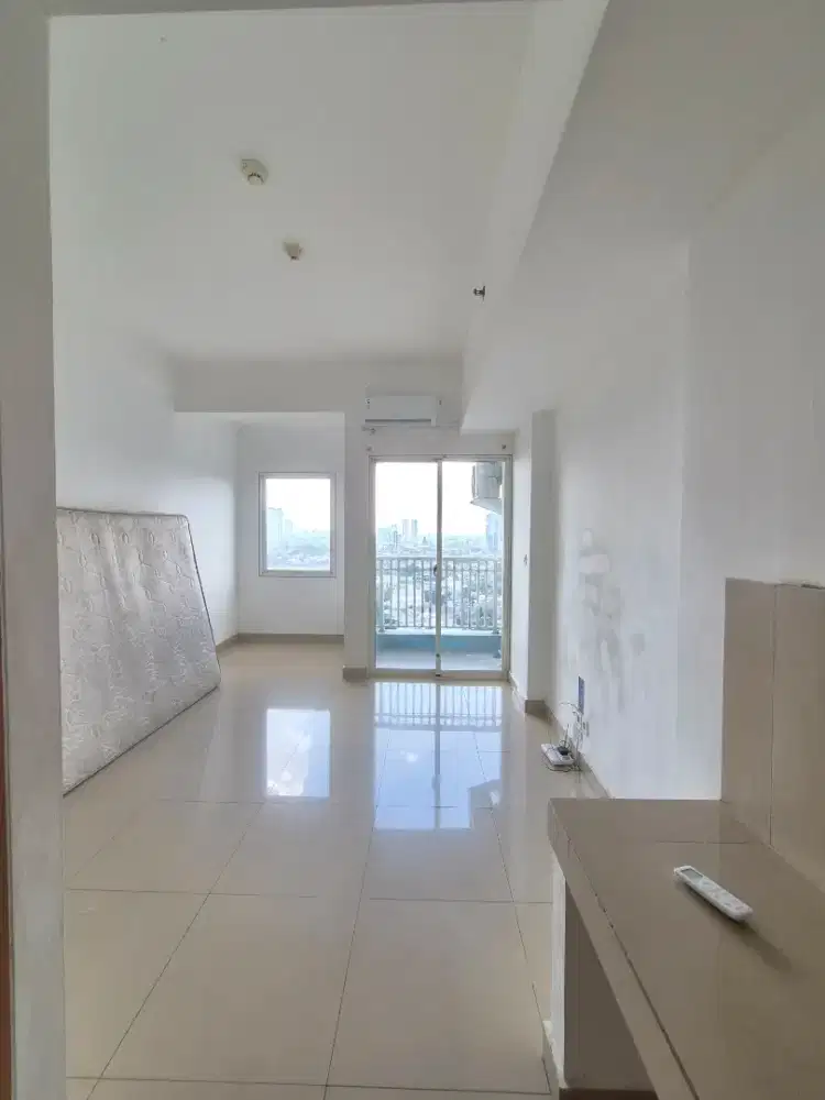 Disewakan Murah  Studio Semi Furnish Apartement The Nest