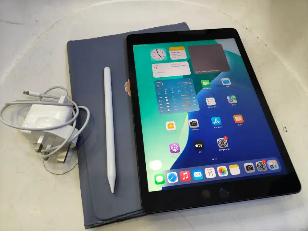 Ipad gen 7 128gb(minus white spot&fingger print off)