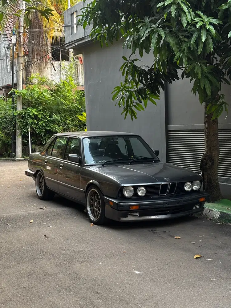 BMW 520i 1987 e28