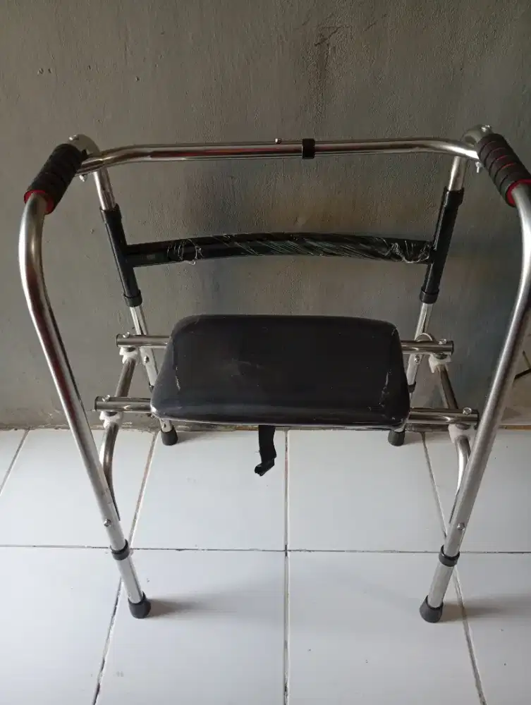 Walker Tongkat Jalan Masih Baru Bs duduk ad roda