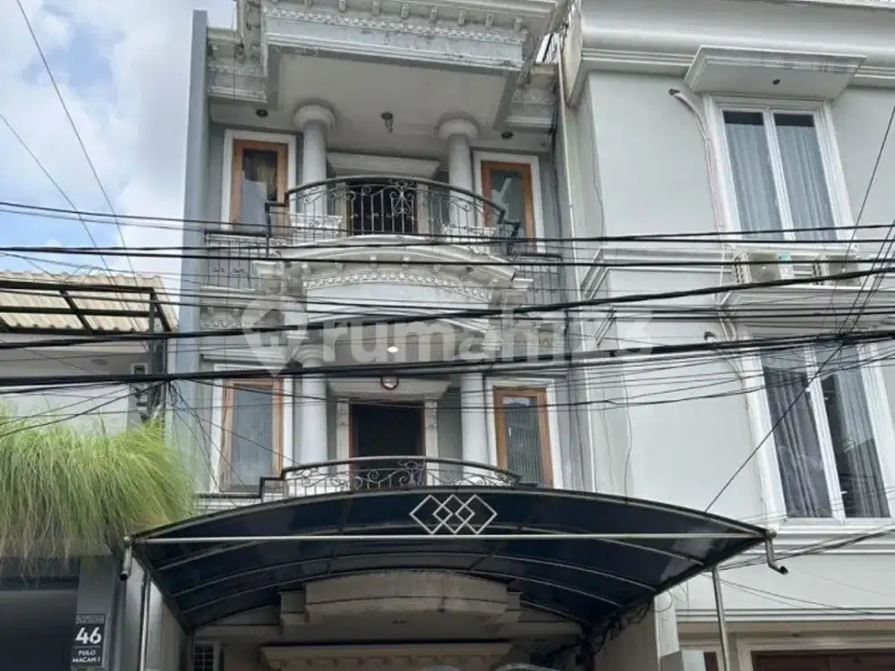 Rumah 4 Lantai Siap Huni di Tomang