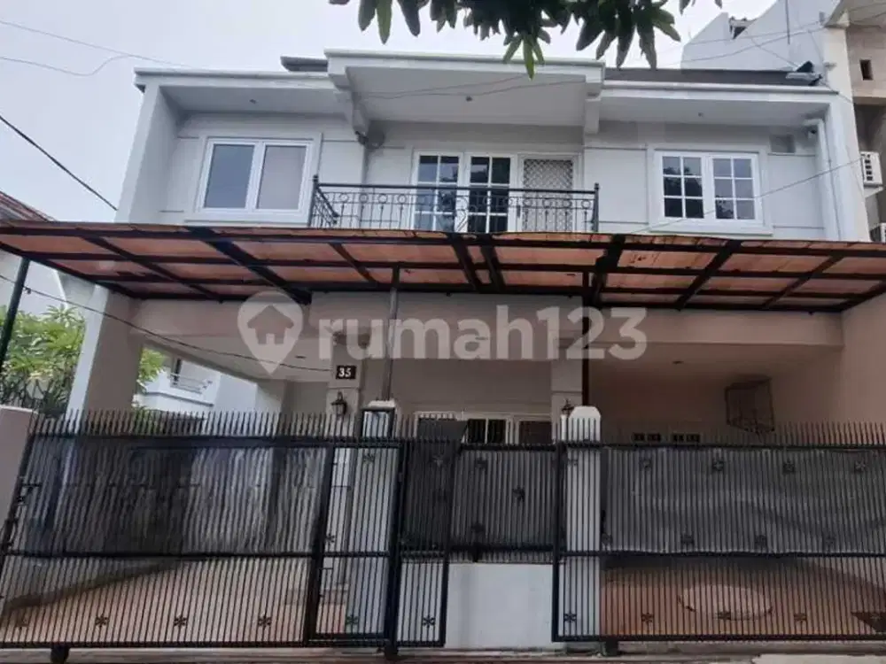 Rumah 2 Lantai di Tomang