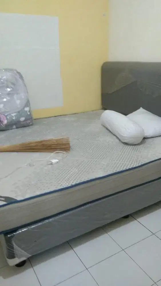 Dijual Divan + Kasur