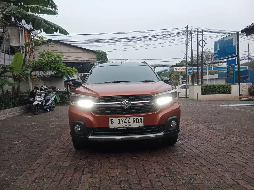SUZUKI XL7 1.5 ALPHA BENSIN AT A/T MATIC 2022