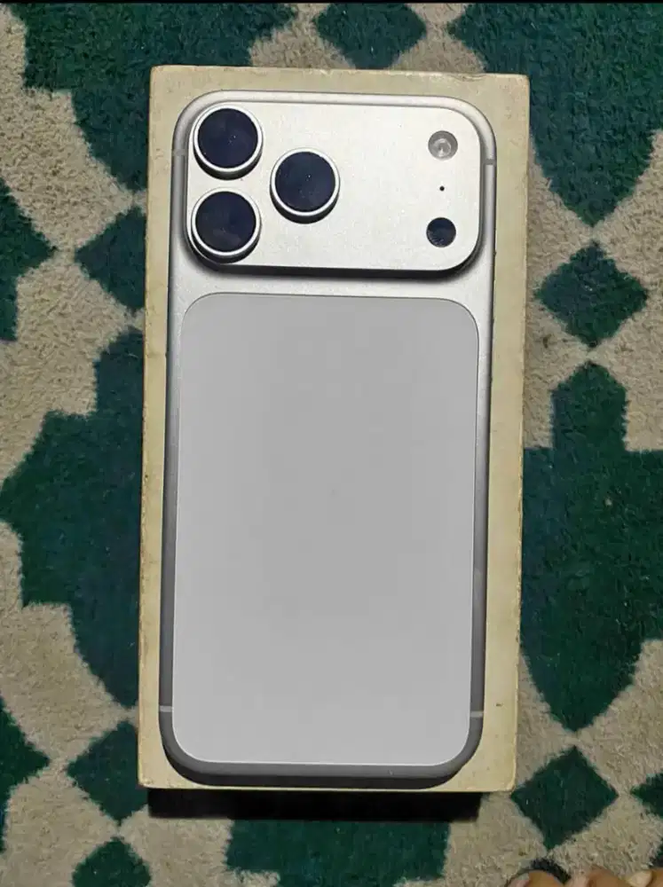 iPhone 17pro 256gb iBox ex Resmi Indonesia