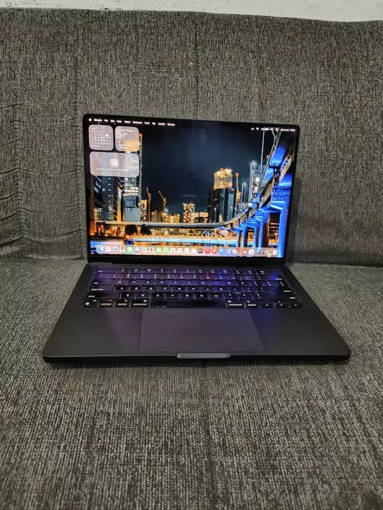 MacBook Pro M3 Pro Liquid Retina XDR 14in 2023 ram 18/SSD 512gb