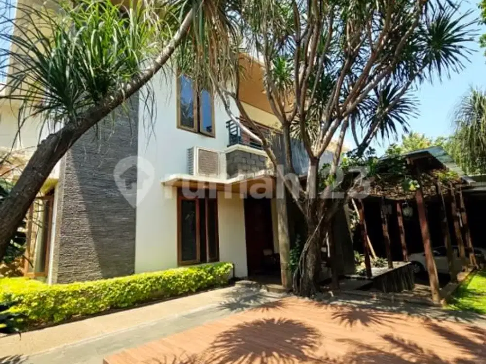 Rumah Tropis Dengan Sentuhan Tradisional Di Jagakarsa, Hidden Gem Jakarta Selatan