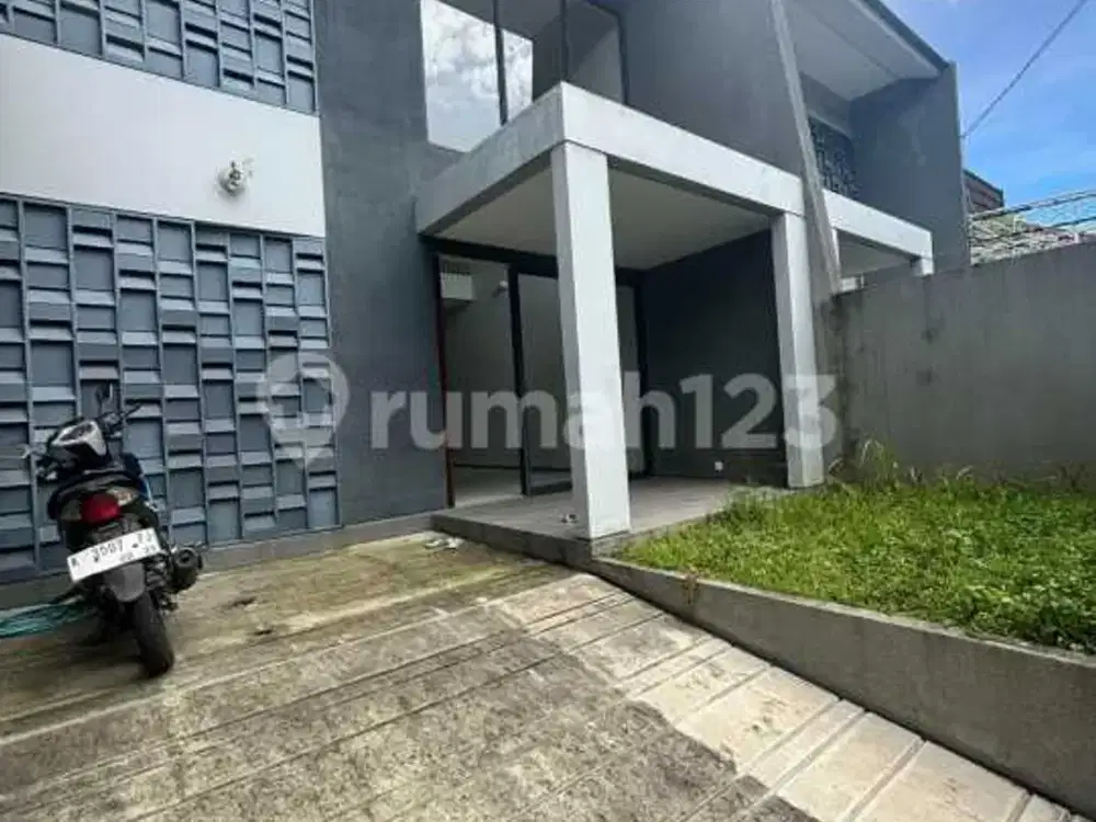 Rumah Minimalis Dalam Komplek Dekat dengan Tol Krukut Cinere