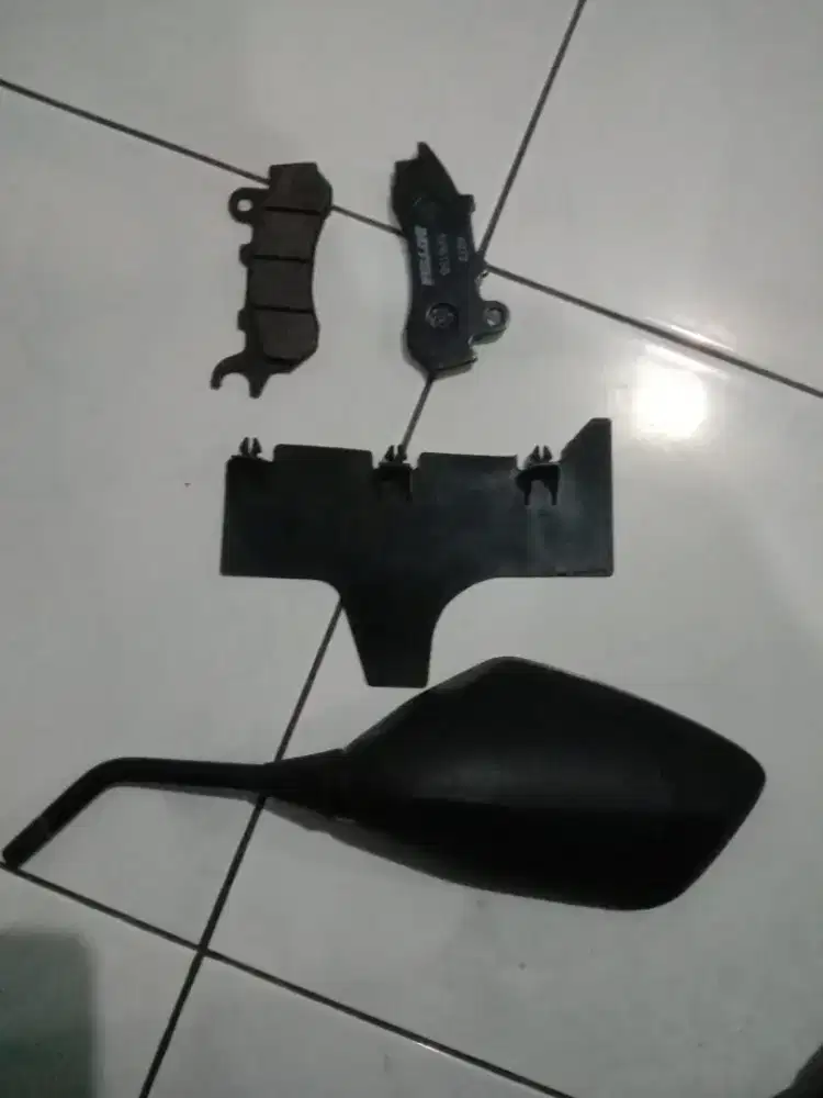 Spion kiri, kampas rem, tahanan lumpur pcx150 ada bonus